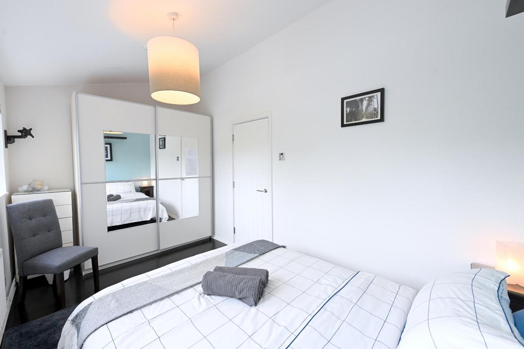 4 Bedroom Patio House Regent'S Park - Parking Лондон Екстер'єр фото